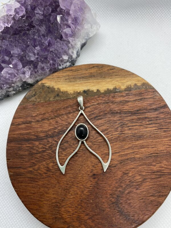 Whale Tail Onix Sterling Silver Pendant